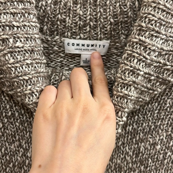 Aritzia Community Wool Taupe and White Knit Sweater - Picture 3 of 7